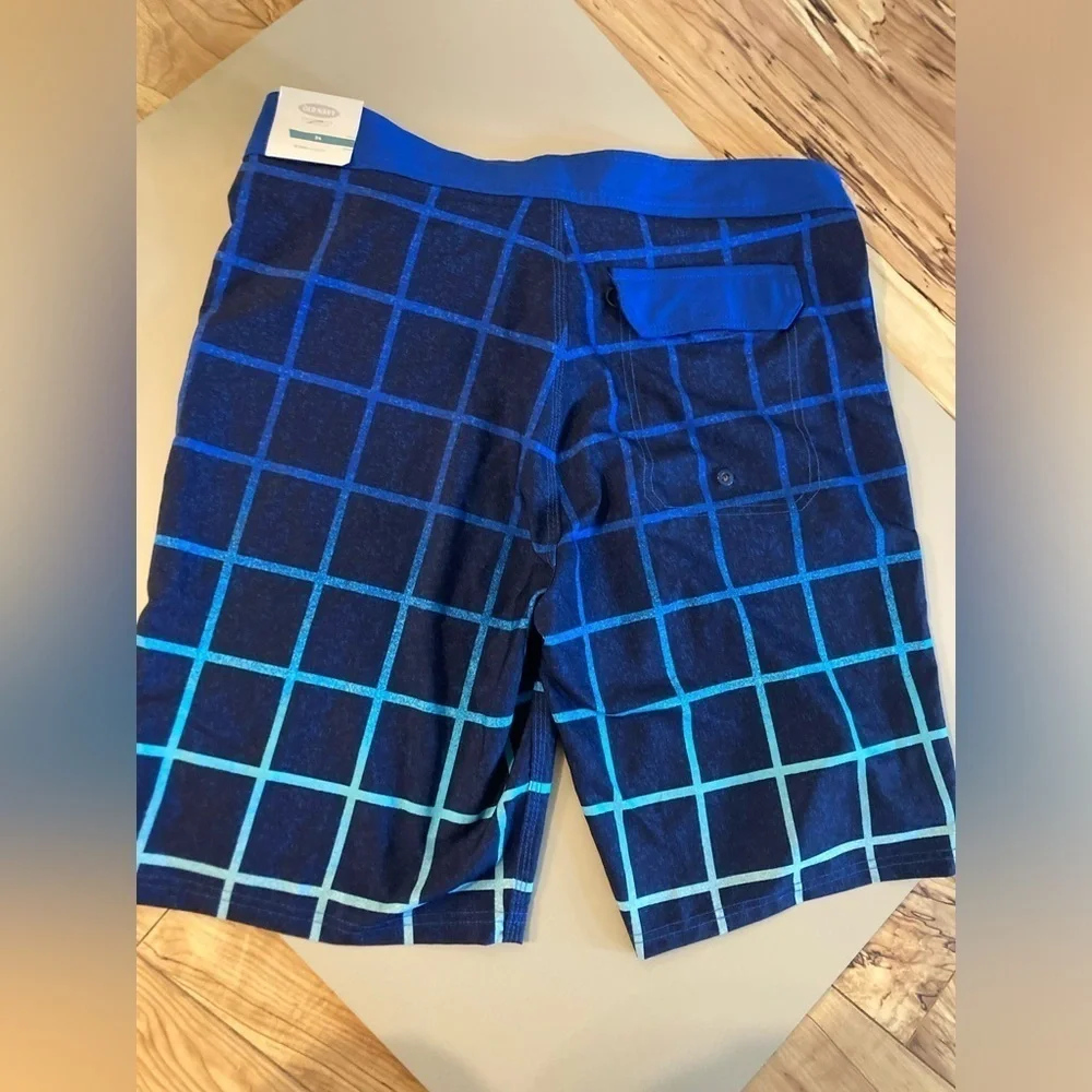 Old navy California Geometric swim shorts men’s size 34 blue NWT